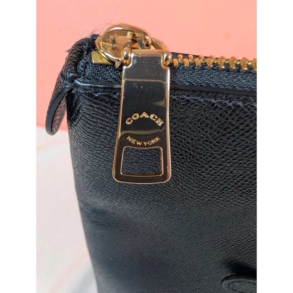 Women's Coach Gallery Tote Handbag Black Gold Hardware F2210-6840